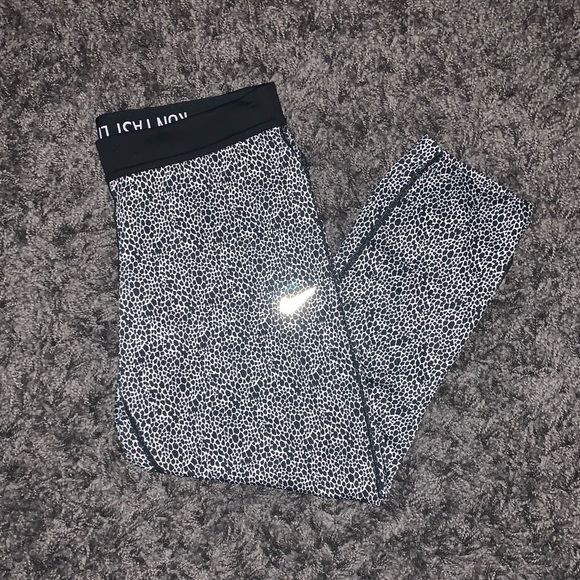 Nike Pants - Women’s Nike Athletic Leggings